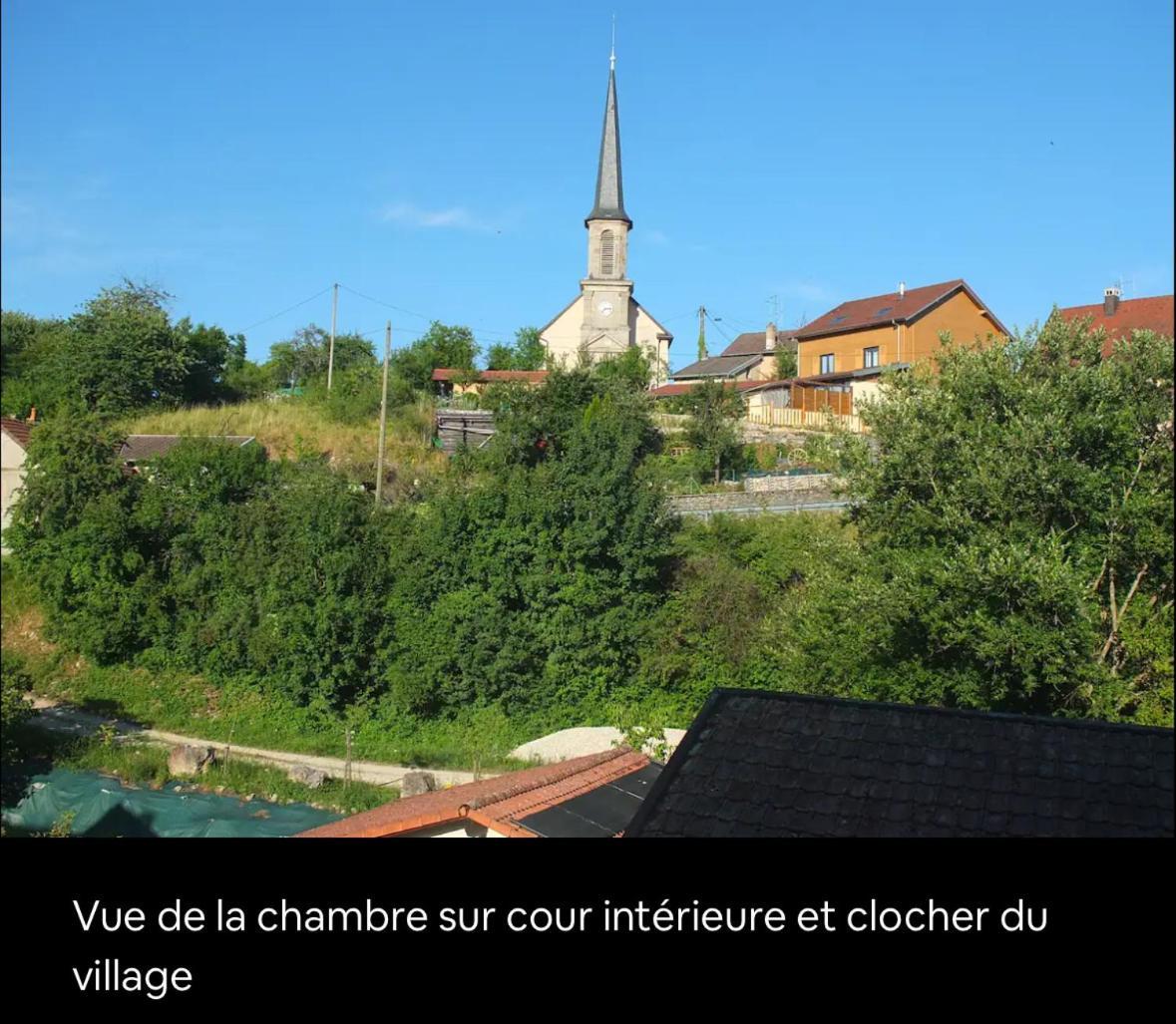 Grand f2 au calme centre de village Dampierre-les-Bois Extérieur photo